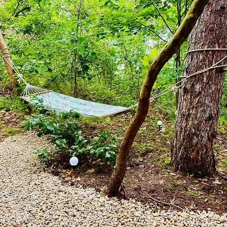 каравана безвремие مكان تخييم *